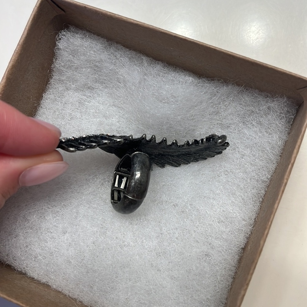 Costume Jewelry Feather Ring - Picture 5 of 6